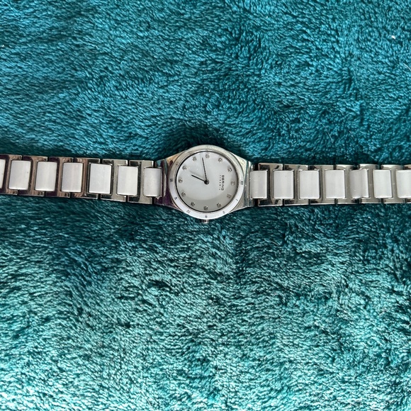 Bering ceramic watch. - Picture 1 of 2